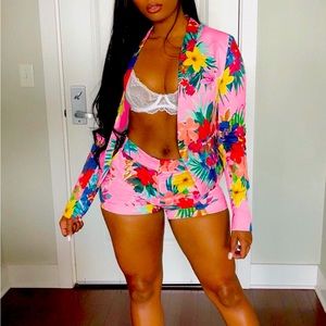 SHOWSTOPPER 🔥Two piece Womens Short Suit Set